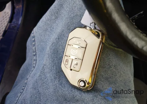 2019 Jeep Wrangler Unlimited Sahara 4X4 z USA, uszkodzony, nr VIN 1C4HJXEG0KW657685